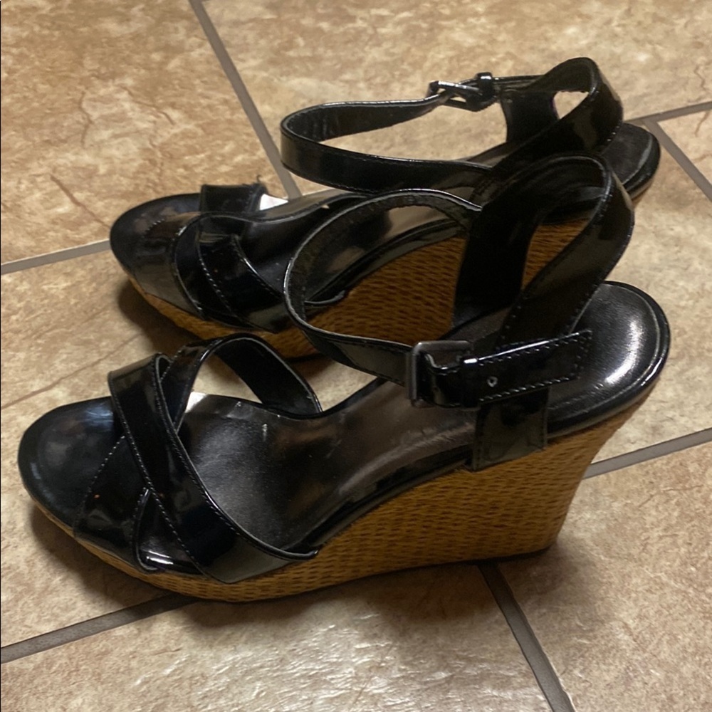 Sleek Black Espadrille 8.5 Sandals with Patent Straps Spring Wedding Guest